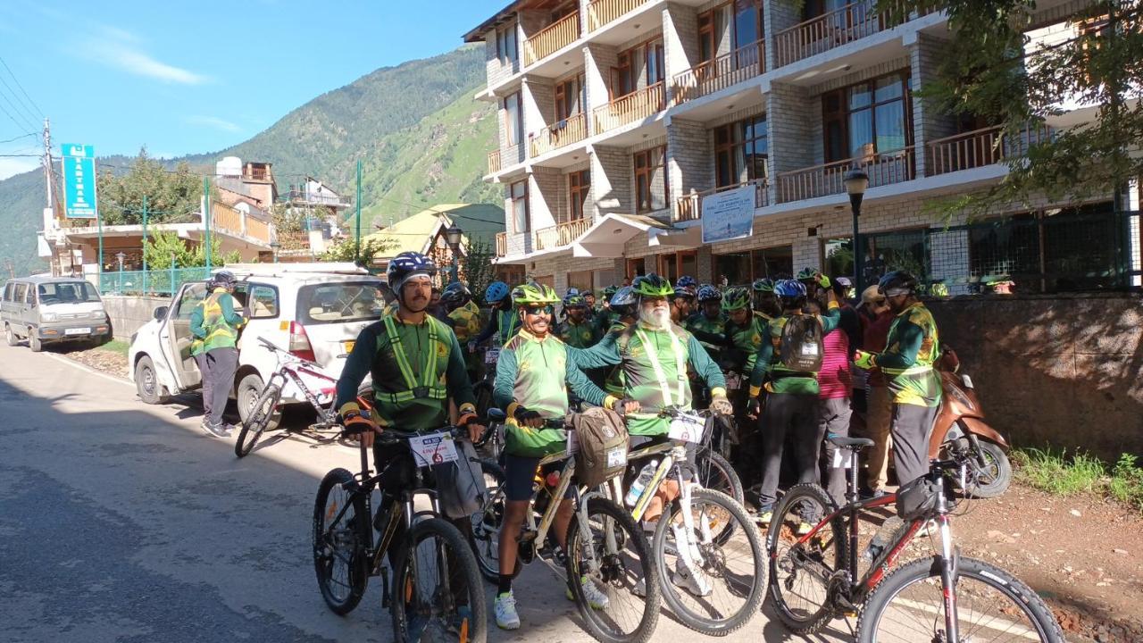 Sarthak Resorts-Reside In Nature With Best View, 9 Kms From Mall Road Manali Exterior foto