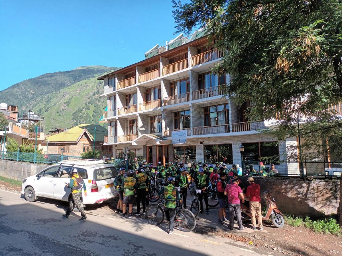 Sarthak Resorts-Reside In Nature With Best View, 9 Kms From Mall Road Manali Exterior foto