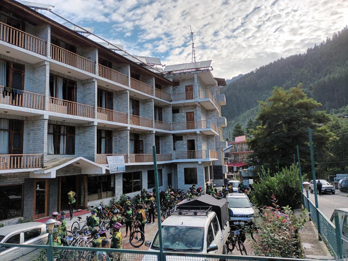 Sarthak Resorts-Reside In Nature With Best View, 9 Kms From Mall Road Manali Exterior foto