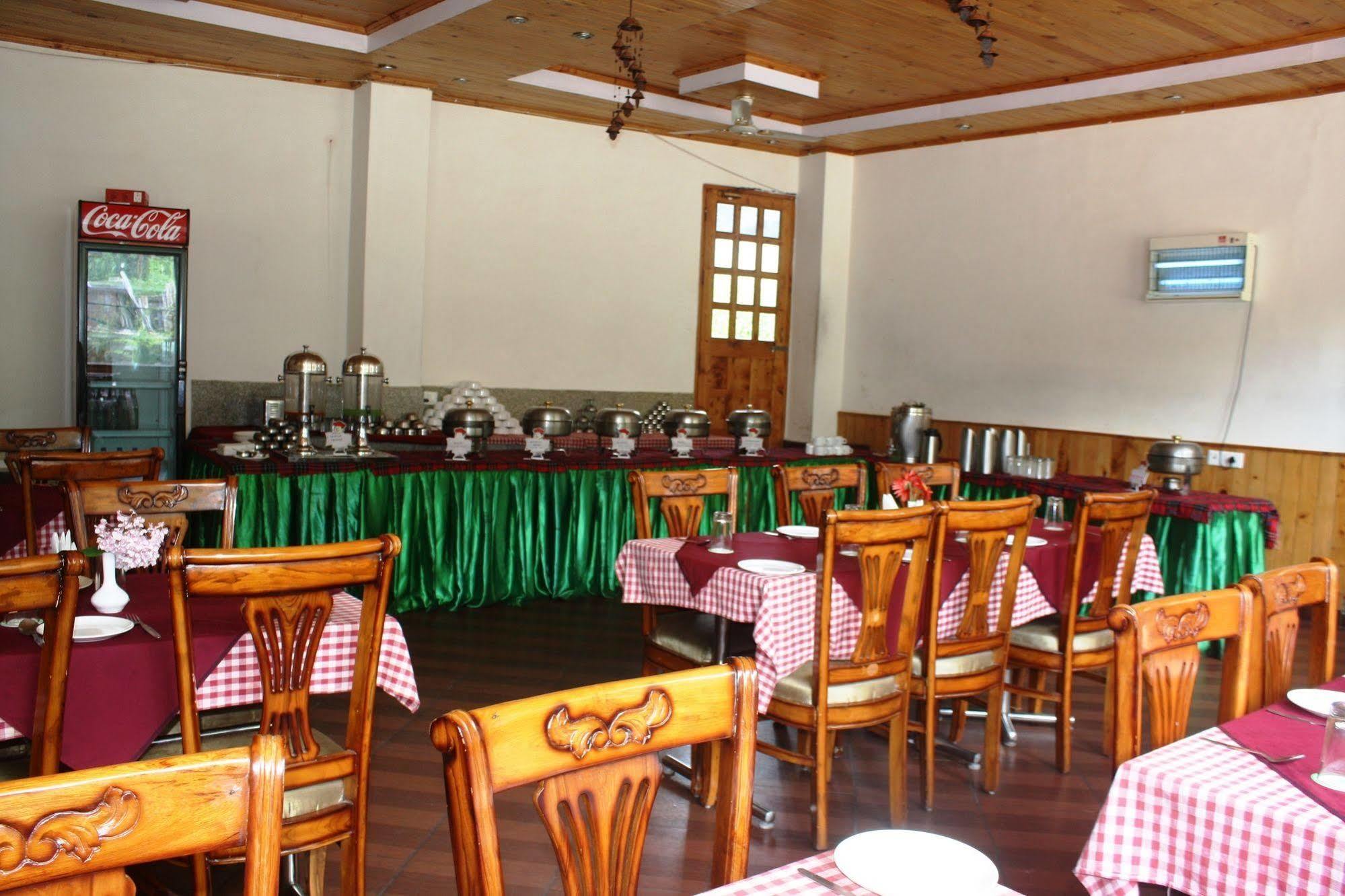 Sarthak Resorts-Reside In Nature With Best View, 9 Kms From Mall Road Manali Exterior foto