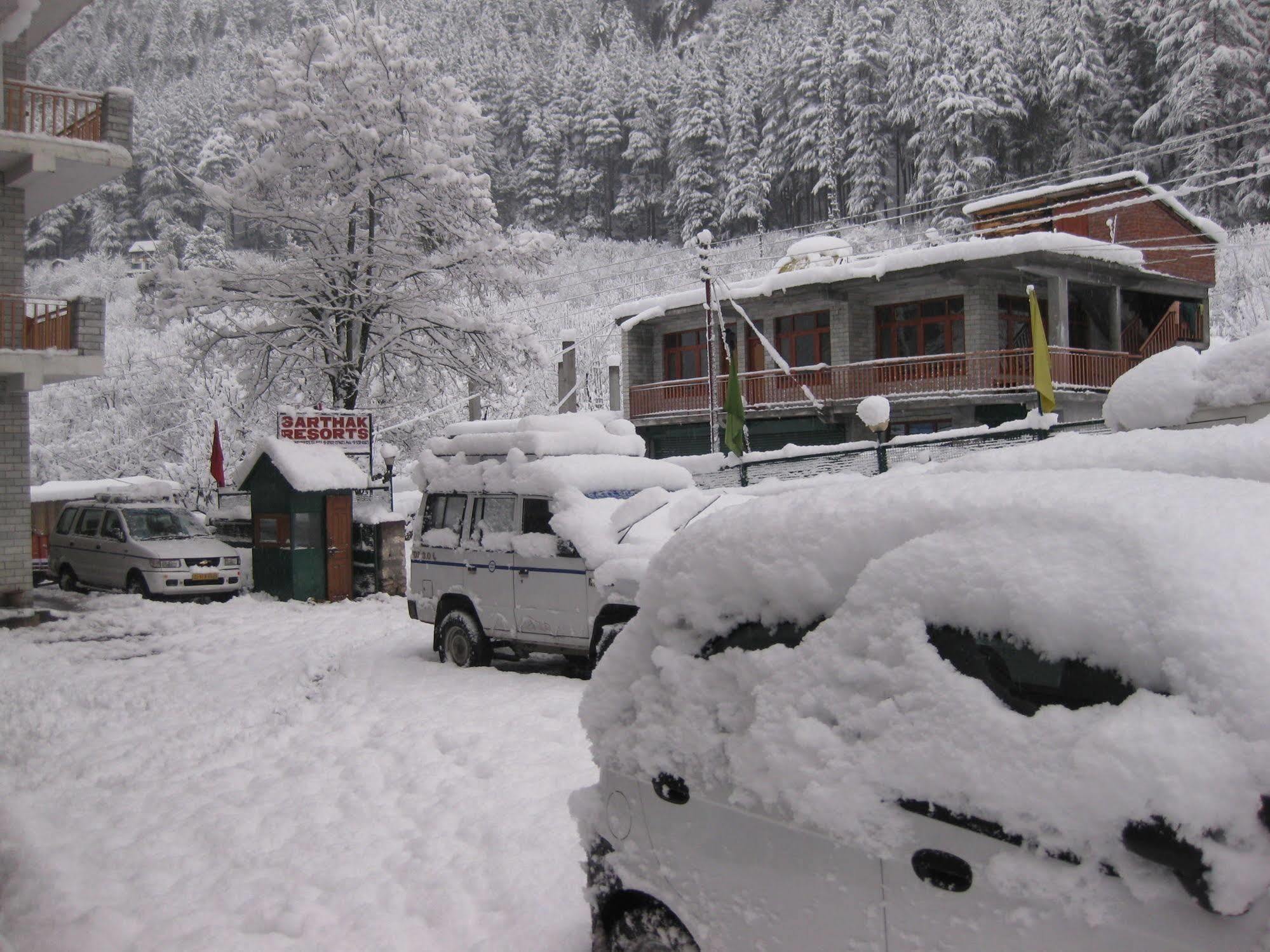 Sarthak Resorts-Reside In Nature With Best View, 9 Kms From Mall Road Manali Exterior foto