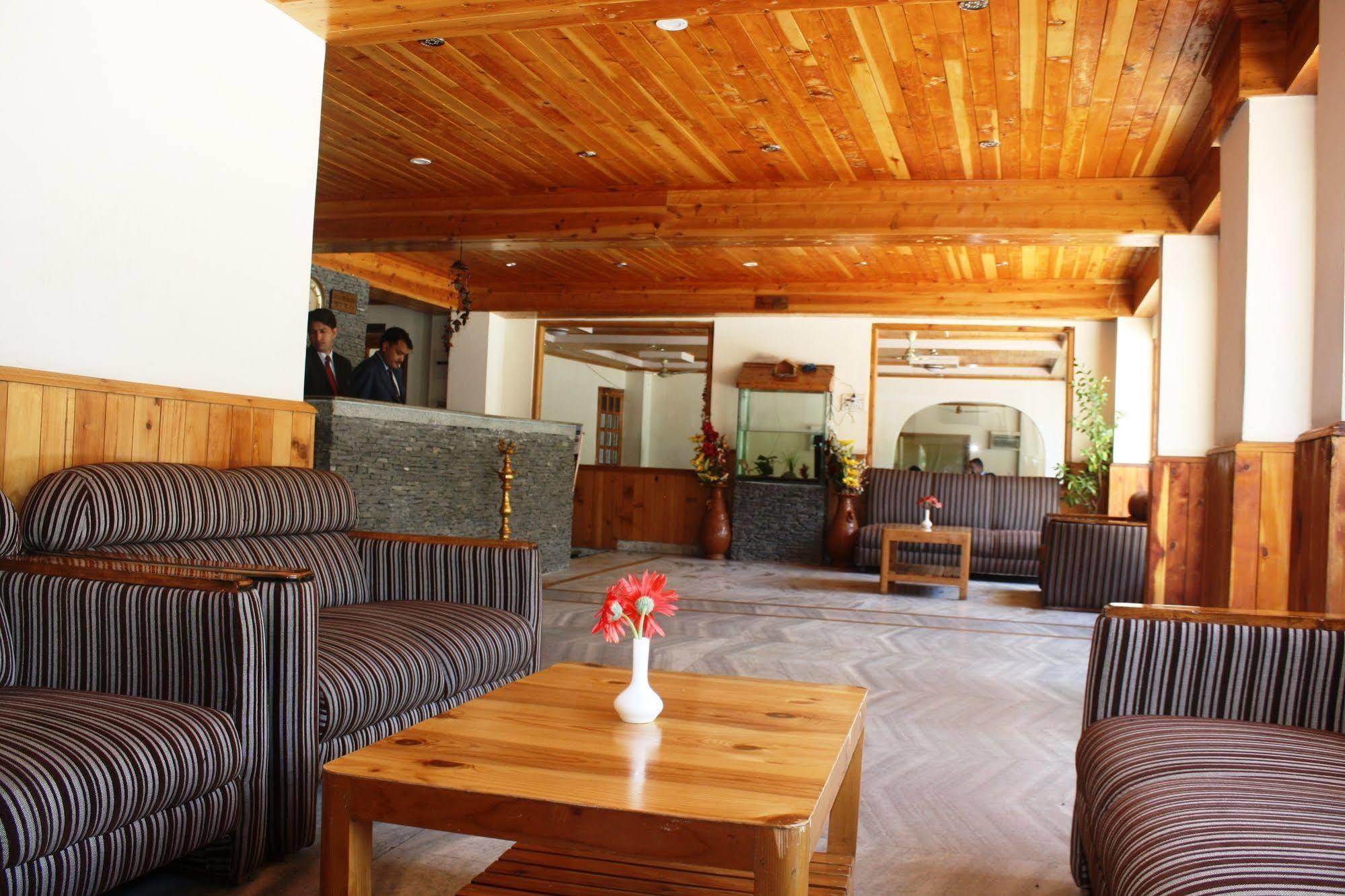 Sarthak Resorts-Reside In Nature With Best View, 9 Kms From Mall Road Manali Exterior foto