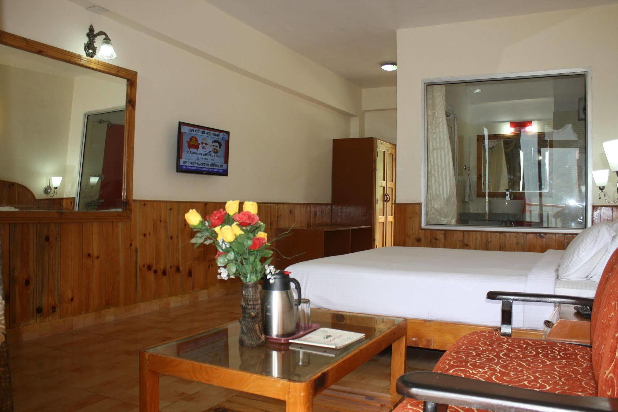 Sarthak Resorts-Reside In Nature With Best View, 9 Kms From Mall Road Manali Exterior foto
