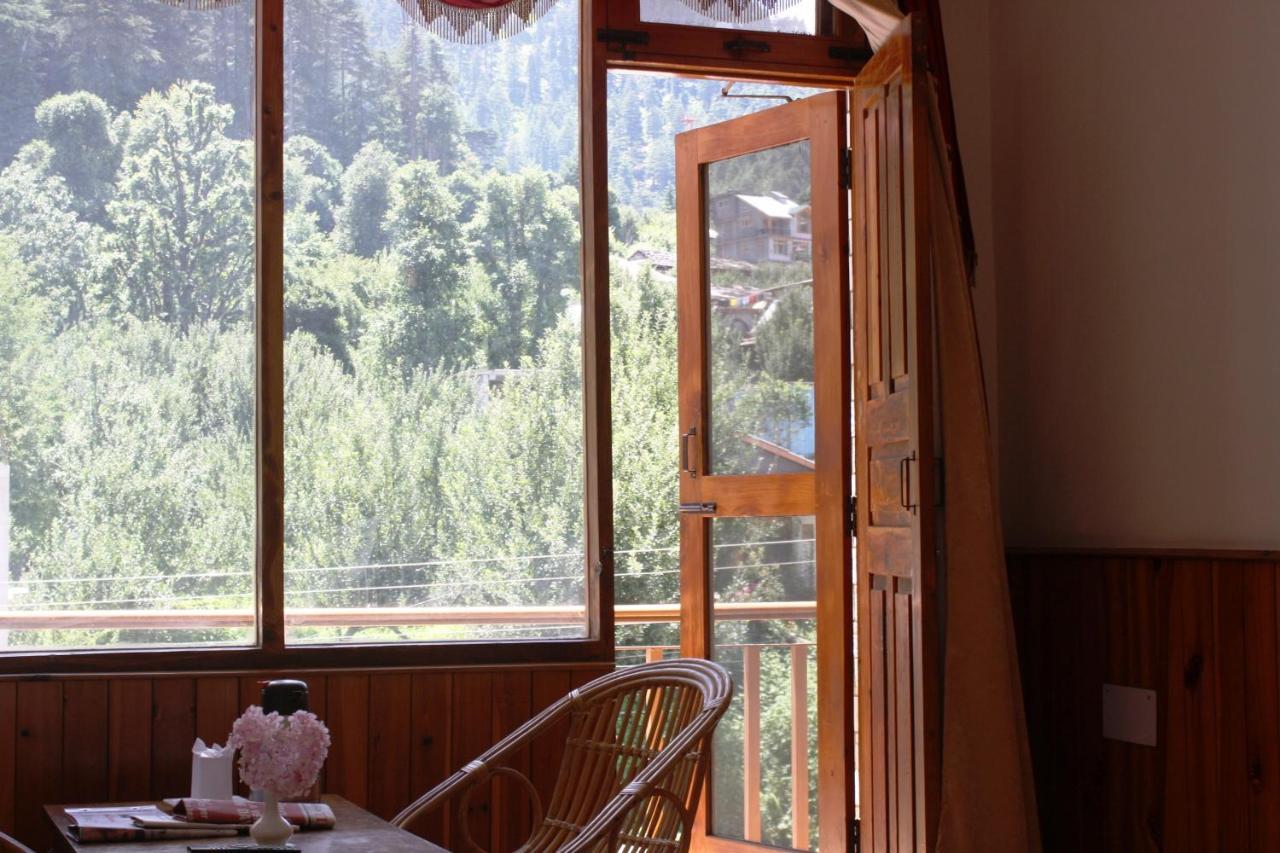 Sarthak Resorts-Reside In Nature With Best View, 9 Kms From Mall Road Manali Exterior foto